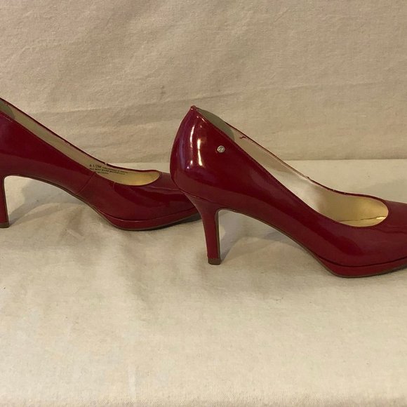 Size 6.5 Women's Etienne Aigner Red High Heel Pumps - Picture 4 of 10